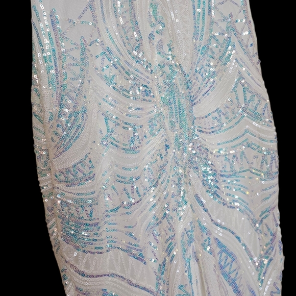 NWT - Stunning White Strapless Mermaid Dress with Iridescent Sequins - XS - Picture 3 of 15